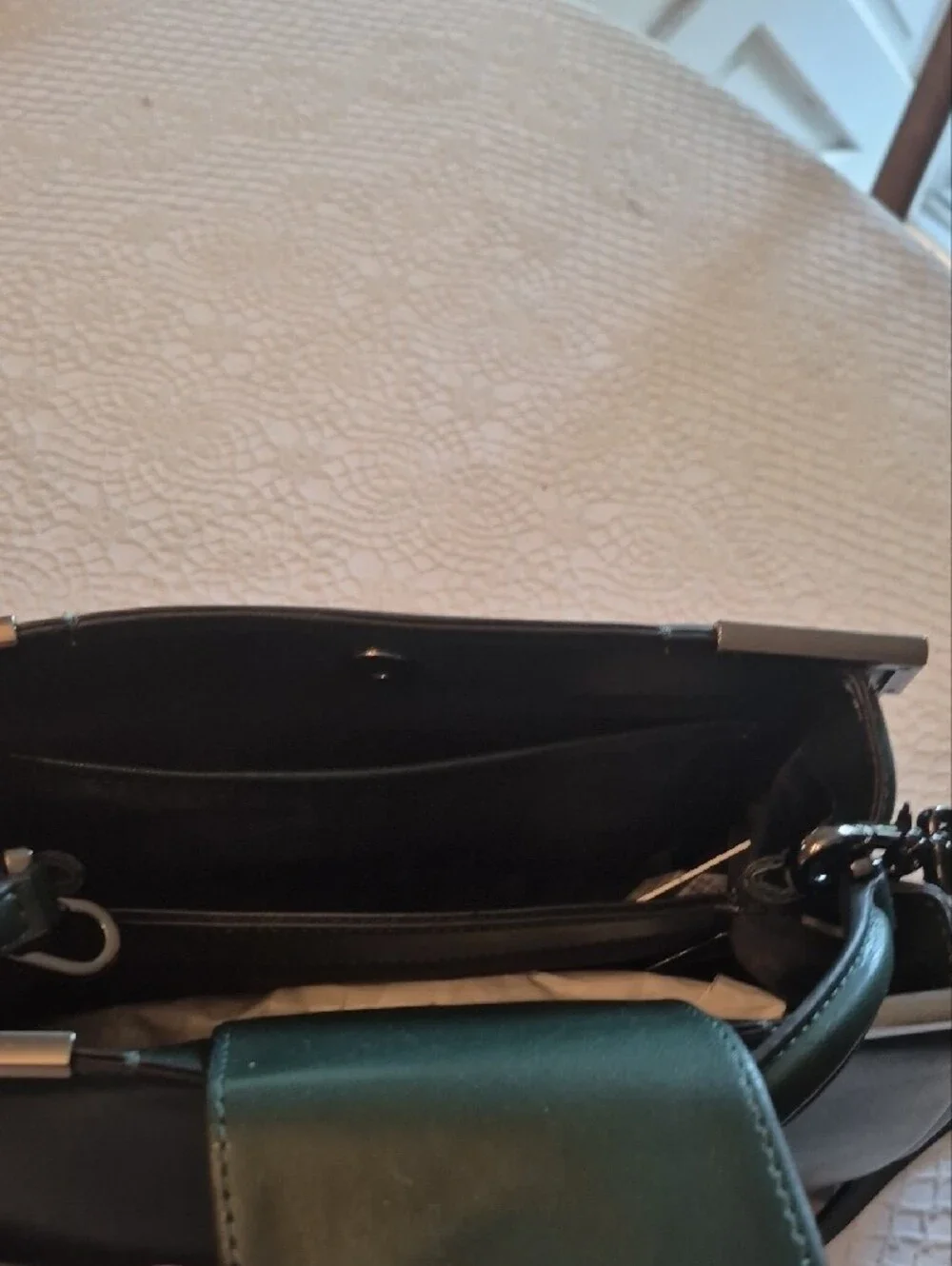Calvin Klein Sleek Forest Green Leather Crossbody Bag - Picture 3 of 7